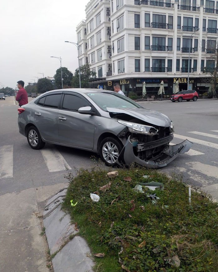 Xe tai nạn Toyota Vios BKS 14A32200