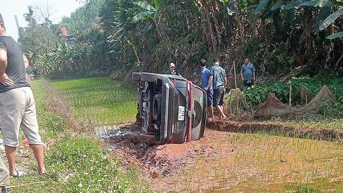 Xe tai nạn Toyota Veloz BKS 17A38416