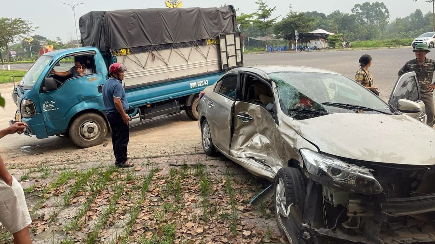 Xe tai nạn Toyota Vios 88A17048